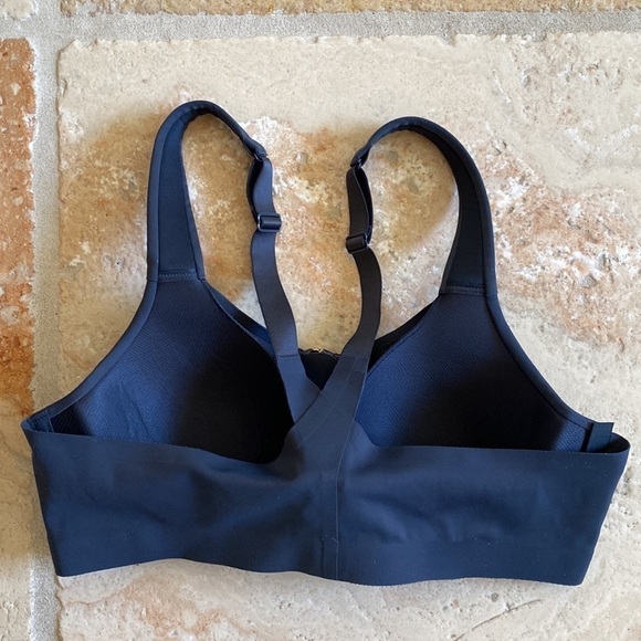 Victoria Secret on Point Bra , zip front gold detail.supportive. Size 34B - Picture 3 of 7